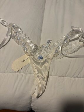 NWT.  Small .For Love And Lemons Women's White Embroidered Lace Thongs